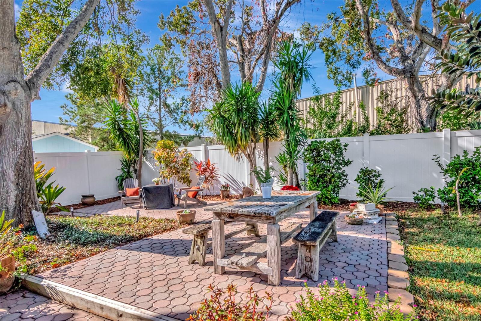 SOMERSET LAKES - Residential