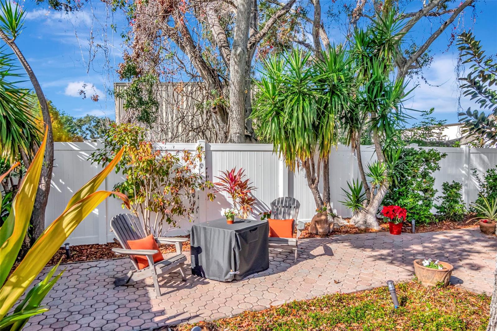 SOMERSET LAKES - Residential