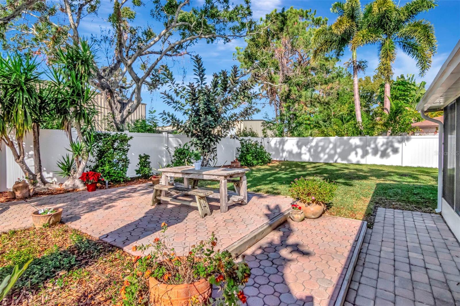 SOMERSET LAKES - Residential