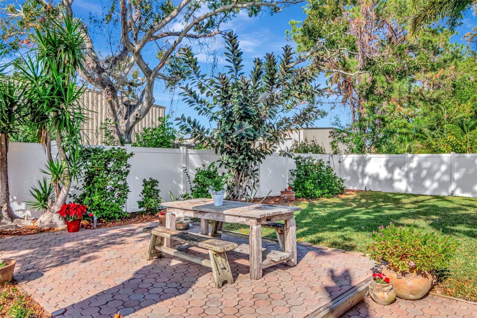 SOMERSET LAKES - Residential