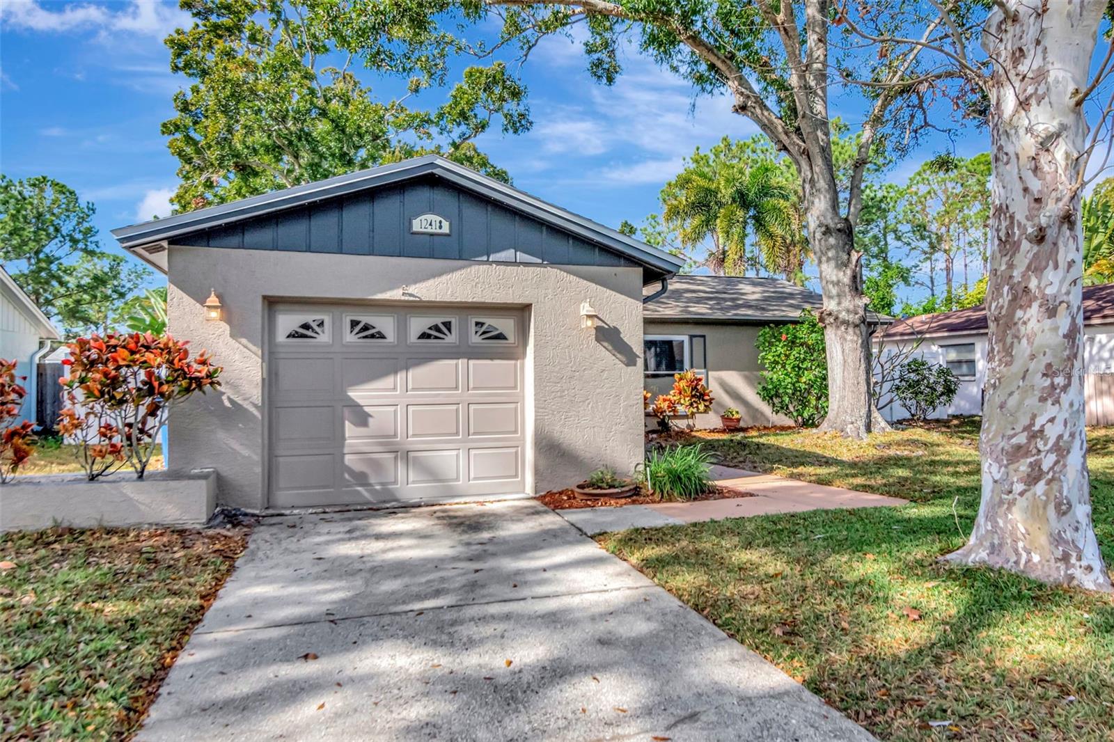 SOMERSET LAKES - Residential