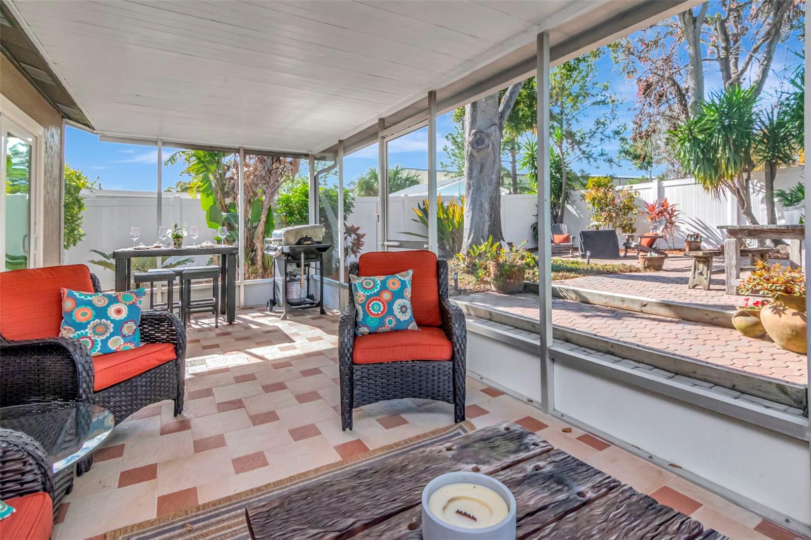 SOMERSET LAKES - Residential