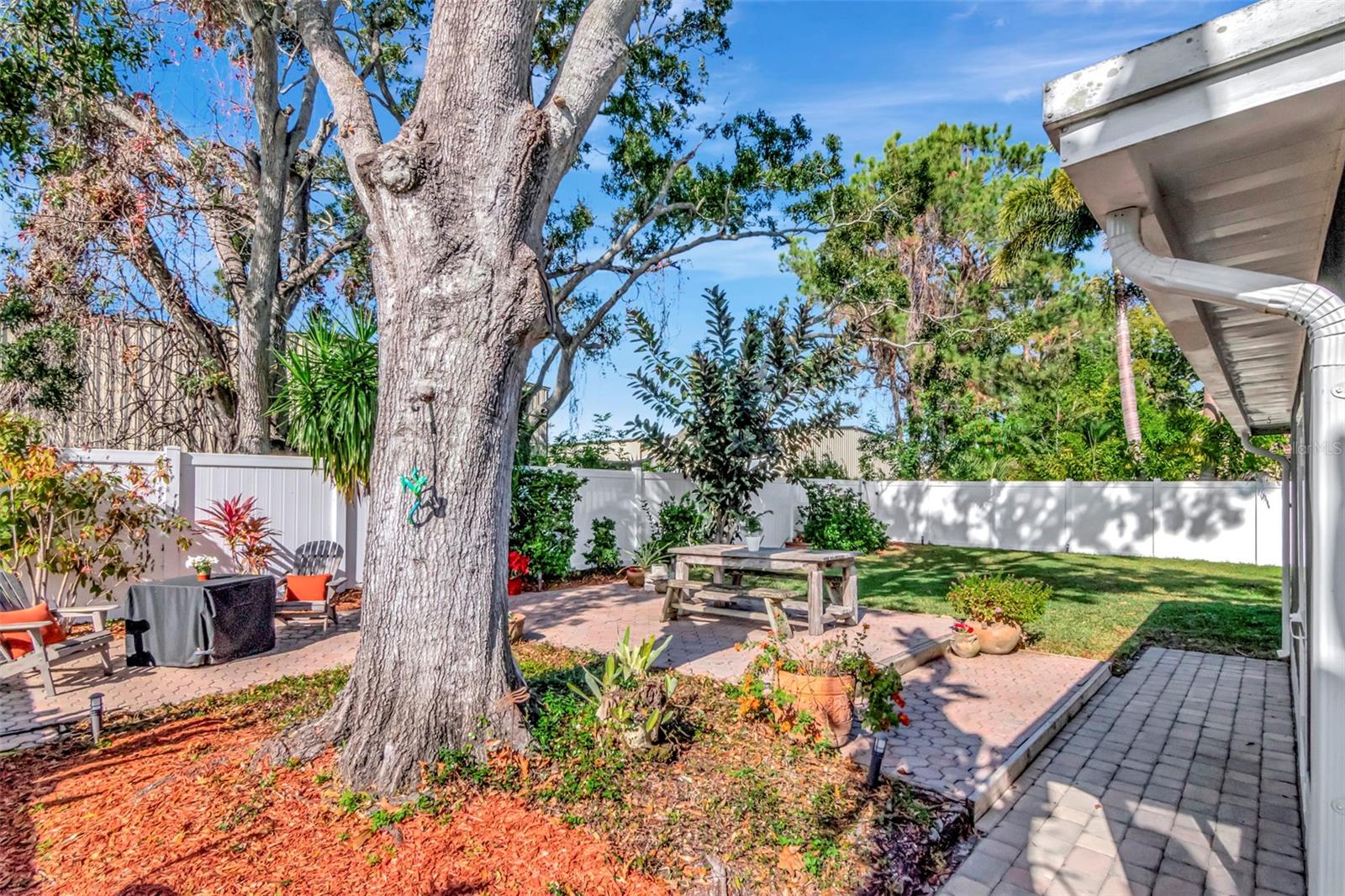 SOMERSET LAKES - Residential