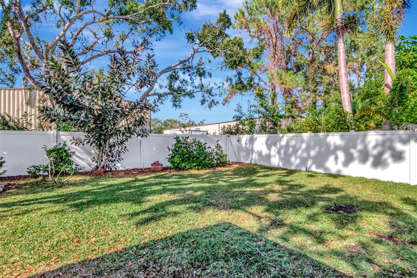 SOMERSET LAKES - Residential