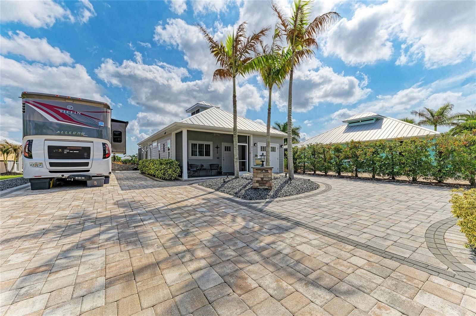 THORNTON CRK MOTORCOACH RESIDENCE - Residential