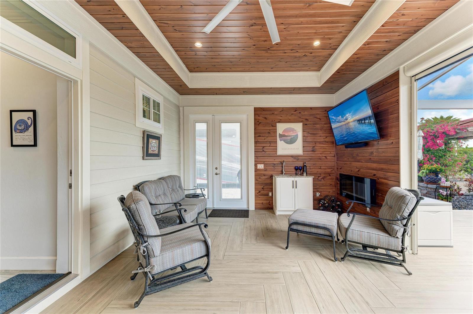 THORNTON CRK MOTORCOACH RESIDENCE - Residential