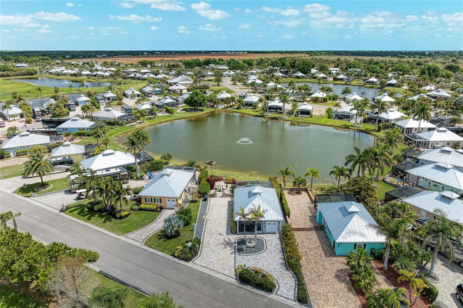 THORNTON CRK MOTORCOACH RESIDENCE - Residential