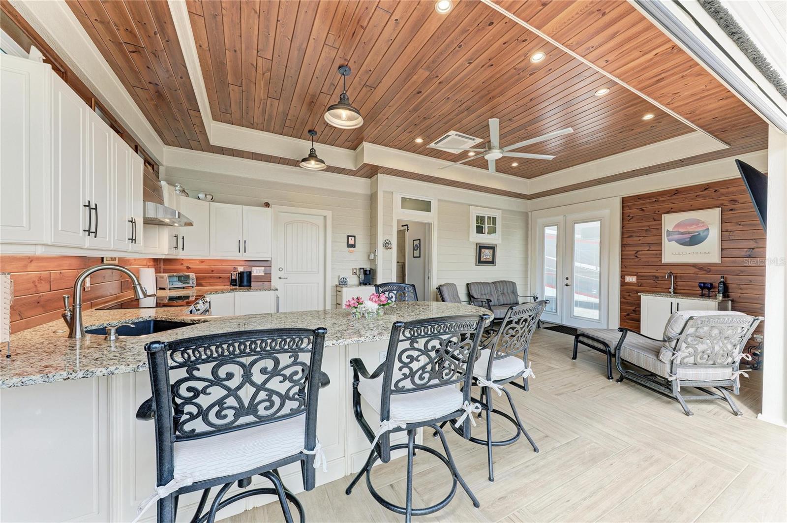 THORNTON CRK MOTORCOACH RESIDENCE - Residential