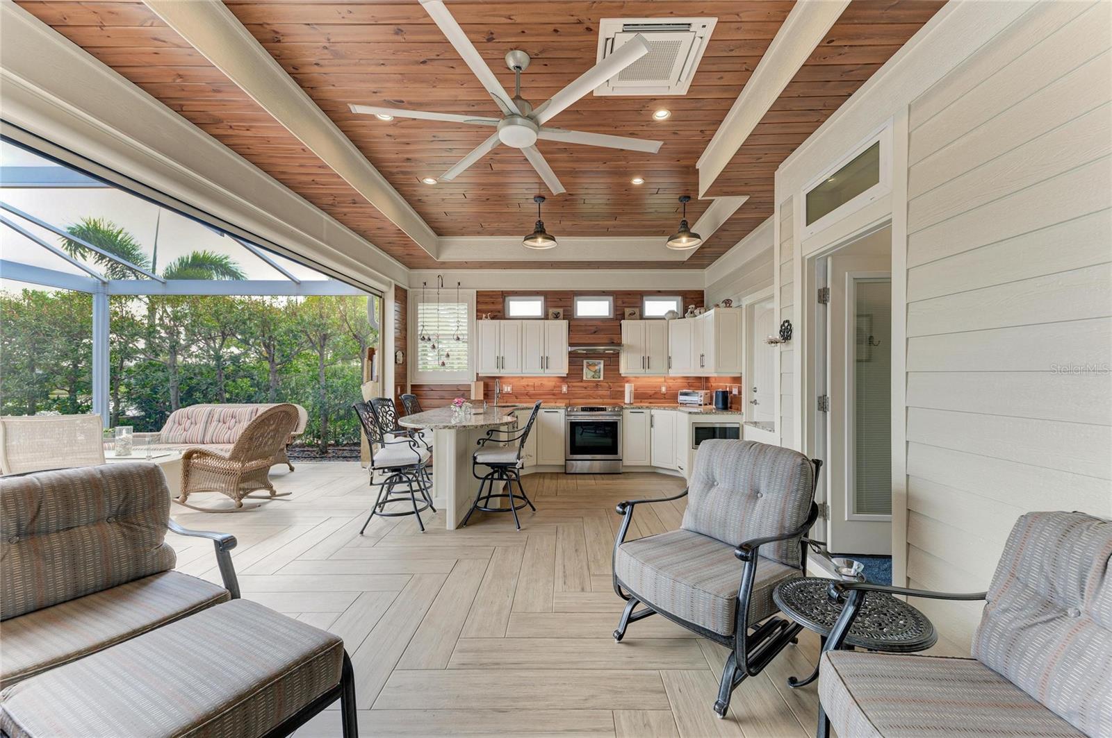 THORNTON CRK MOTORCOACH RESIDENCE - Residential