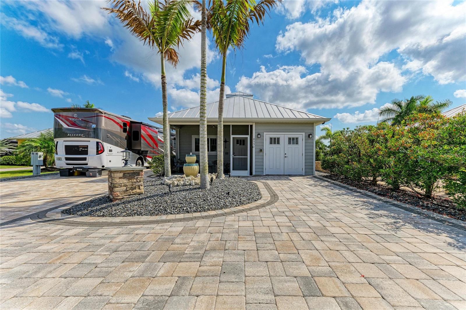 THORNTON CRK MOTORCOACH RESIDENCE - Residential