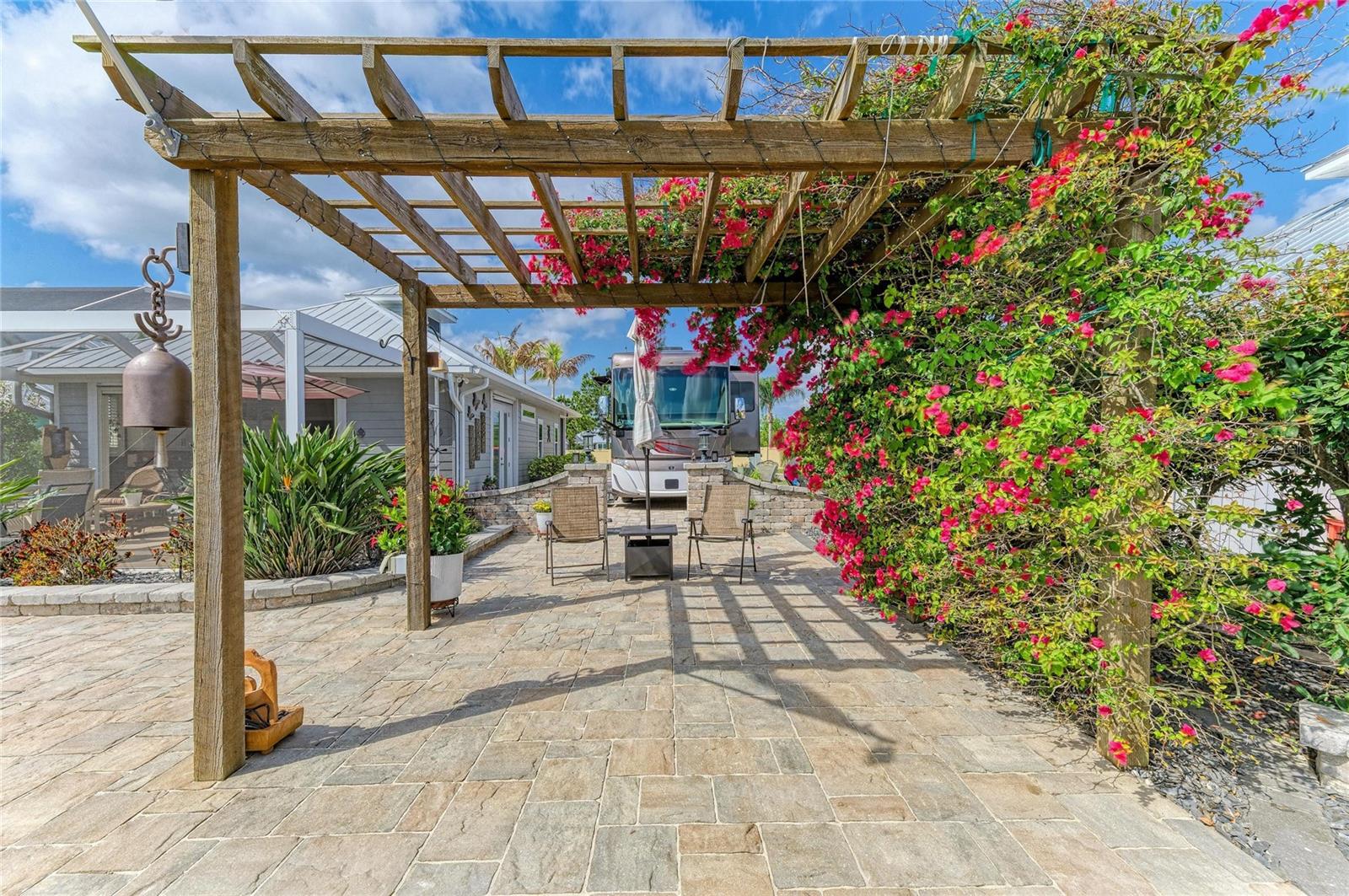 THORNTON CRK MOTORCOACH RESIDENCE - Residential