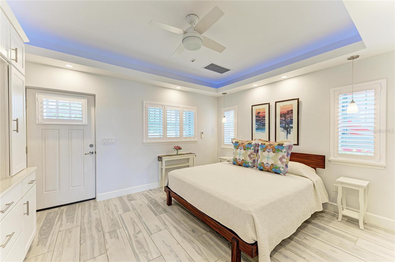 THORNTON CRK MOTORCOACH RESIDENCE - Residential