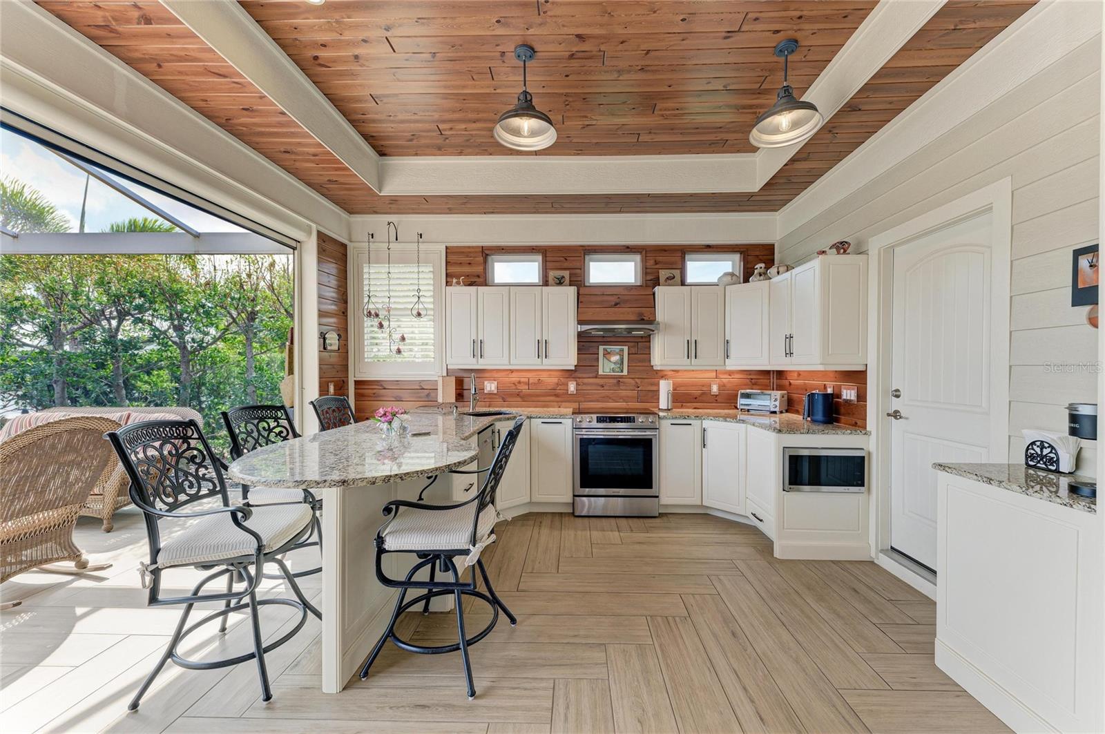 THORNTON CRK MOTORCOACH RESIDENCE - Residential