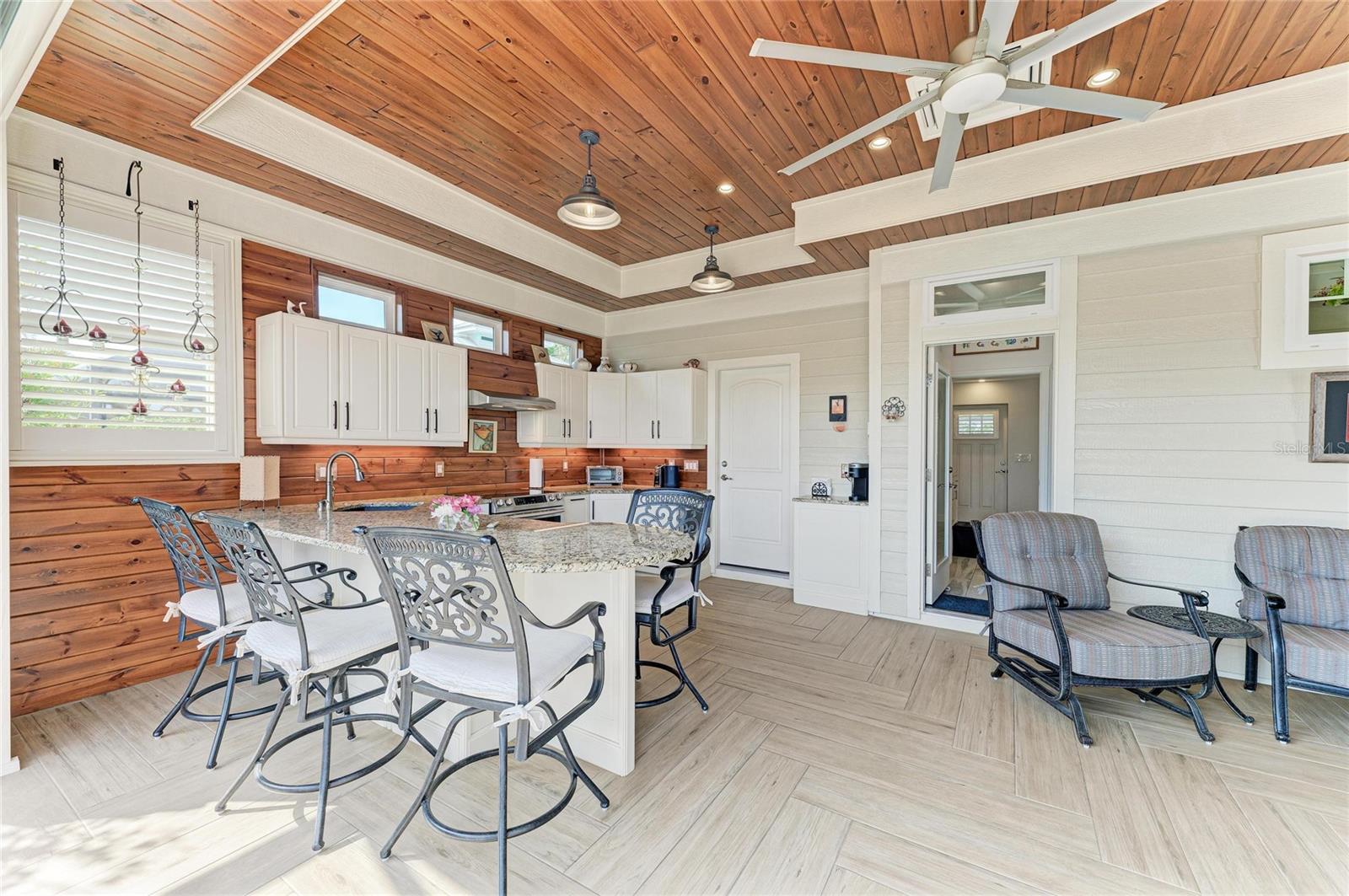 THORNTON CRK MOTORCOACH RESIDENCE - Residential