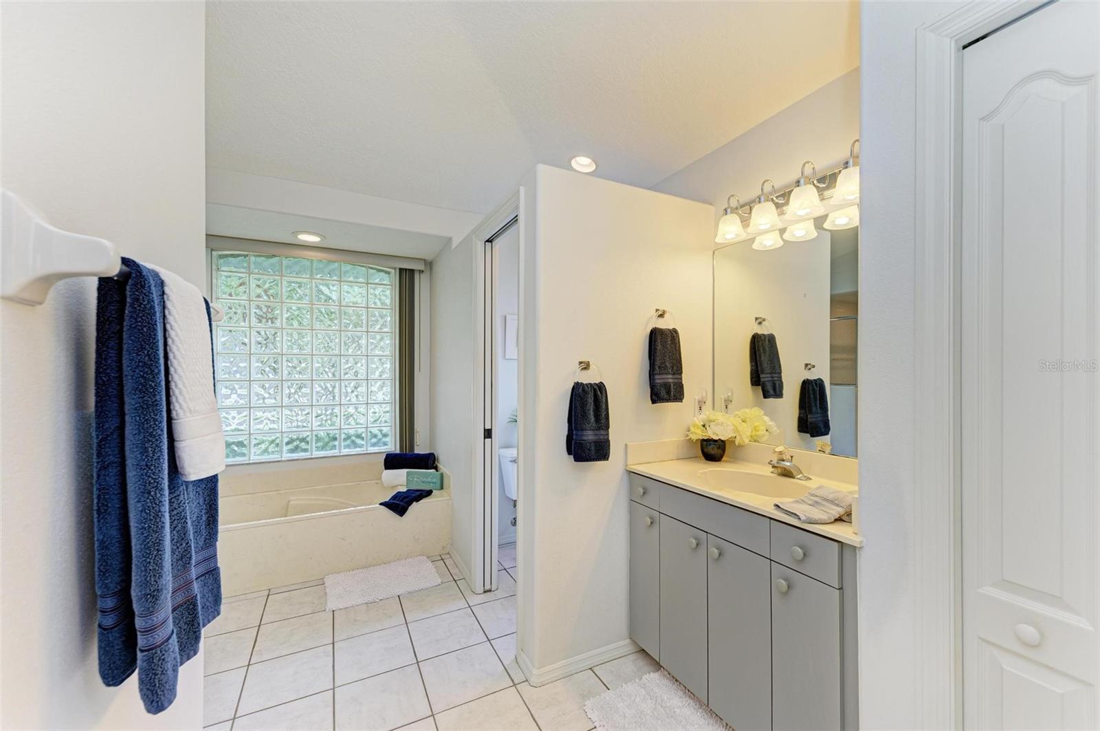 OAK CREEK FOREST - Residential