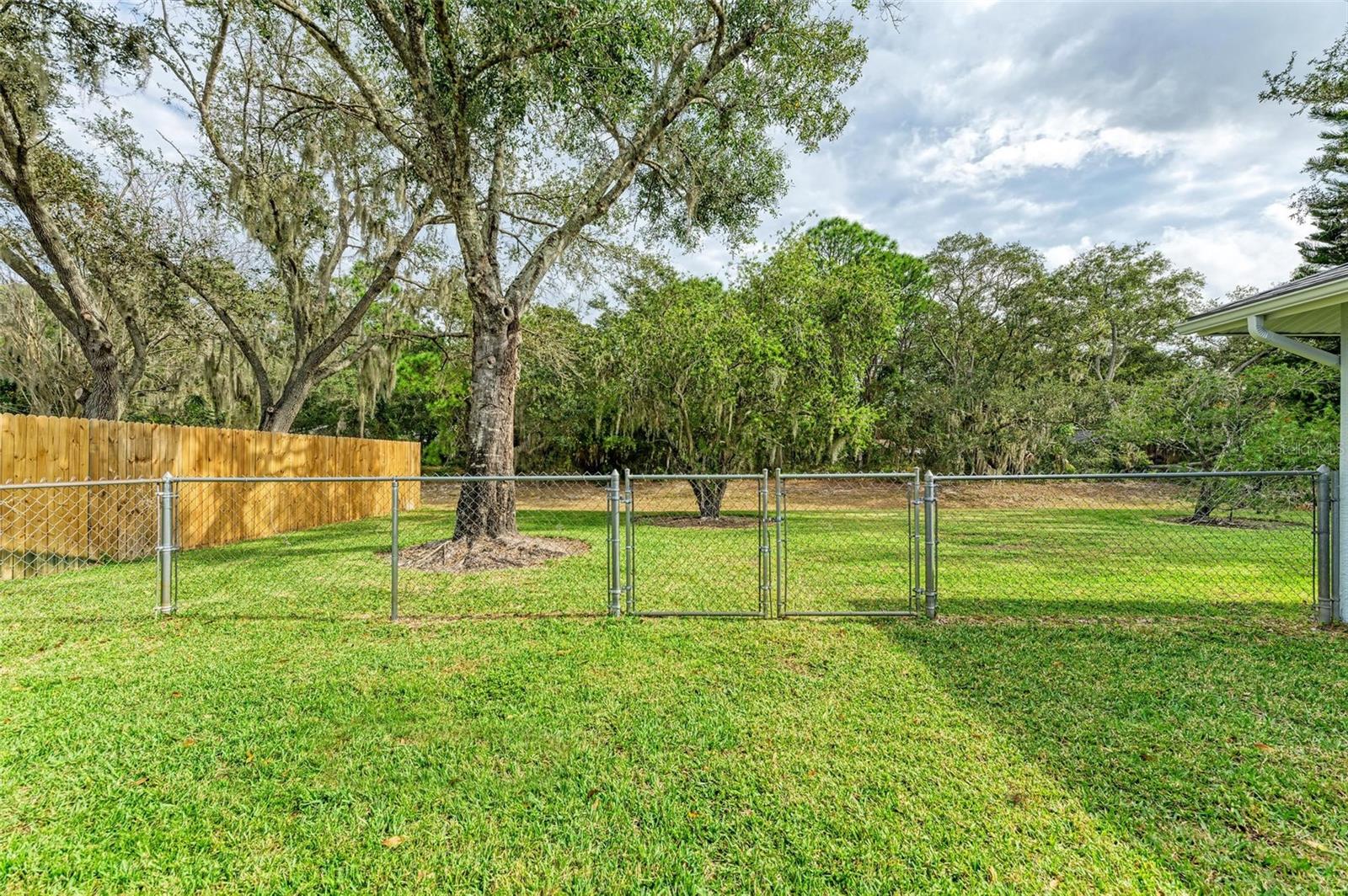 OAK CREEK FOREST - Residential