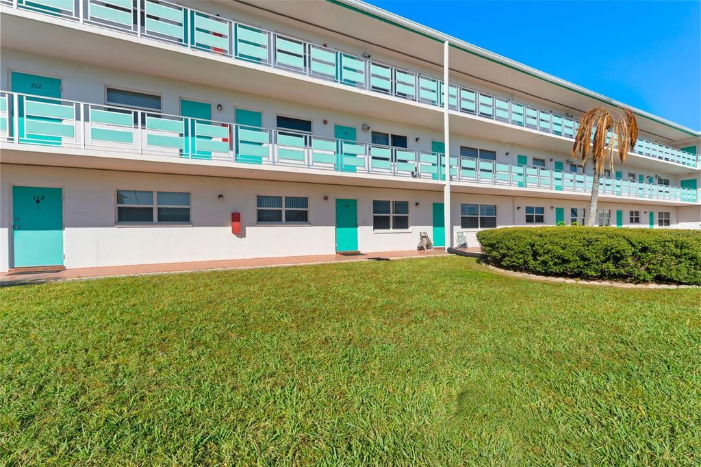 Photo of 1950 59th Avenue N #114, St Petersburg, FL 33714 (MLS # TB8491330)