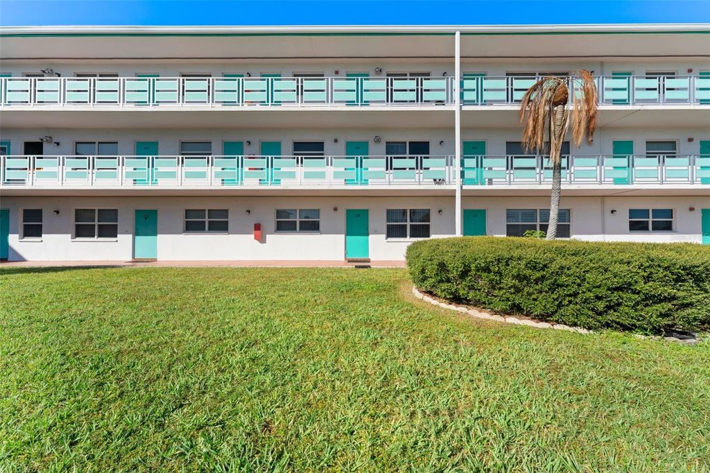 Photo of 1950 59th Avenue N #114, St Petersburg, FL 33714 (MLS # TB8491330)