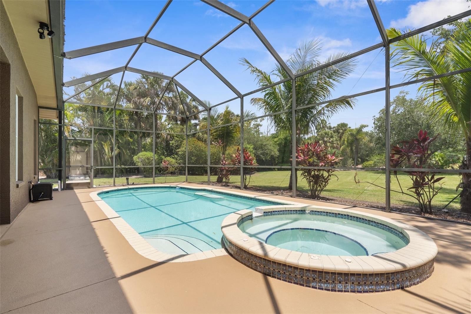 3950 PEPPER LANE