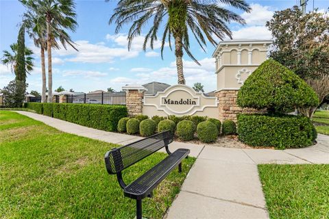 A home in WINTER HAVEN