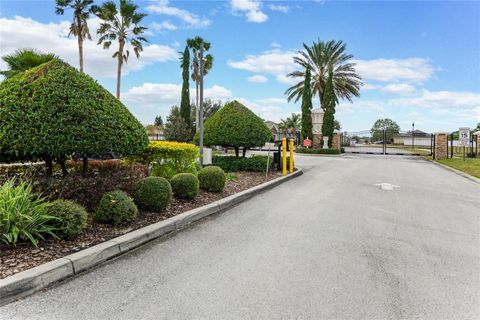 A home in WINTER HAVEN