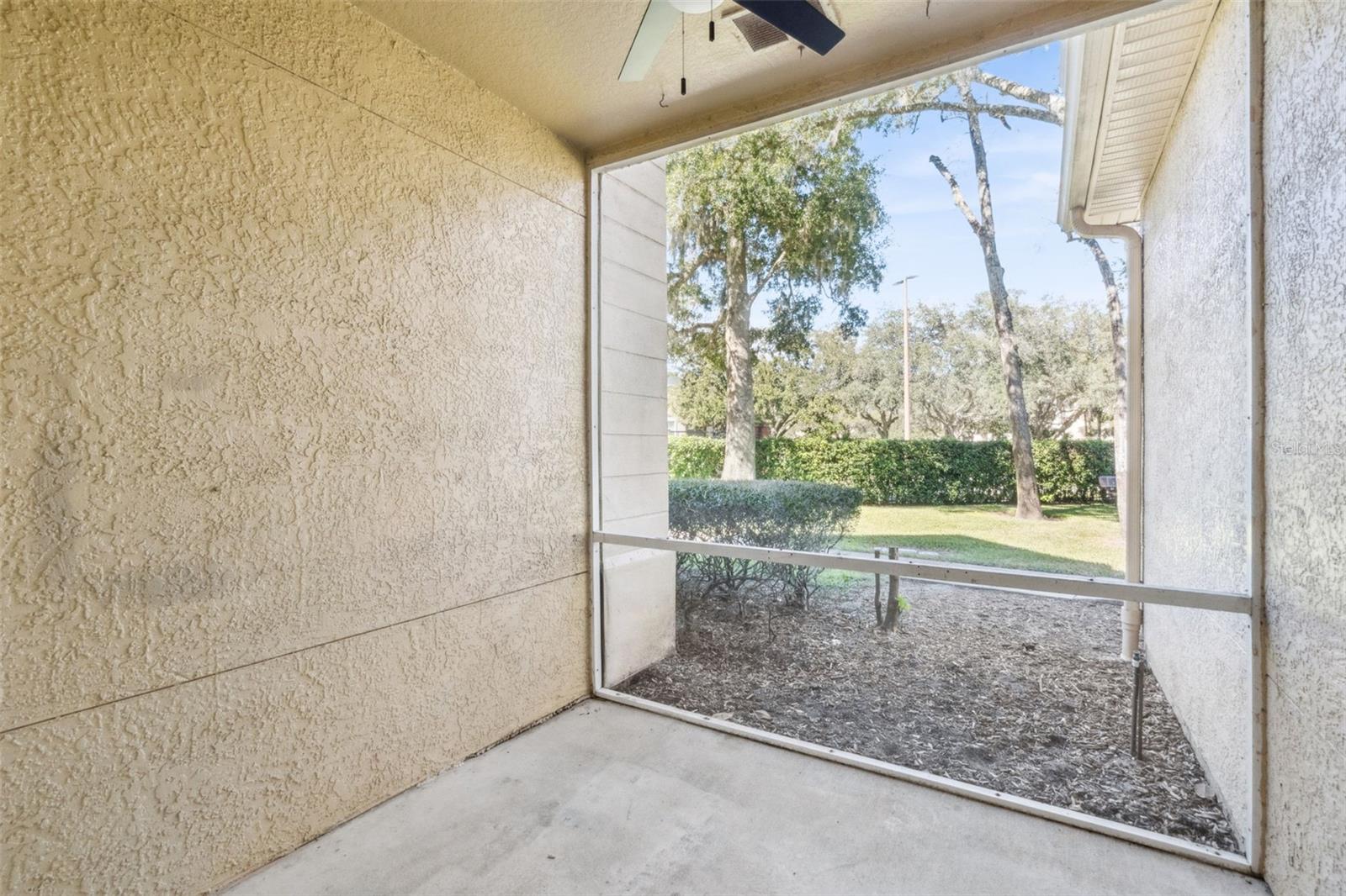 CRESCENT PLACE AT LAKE LOTUS CONDO - Residential