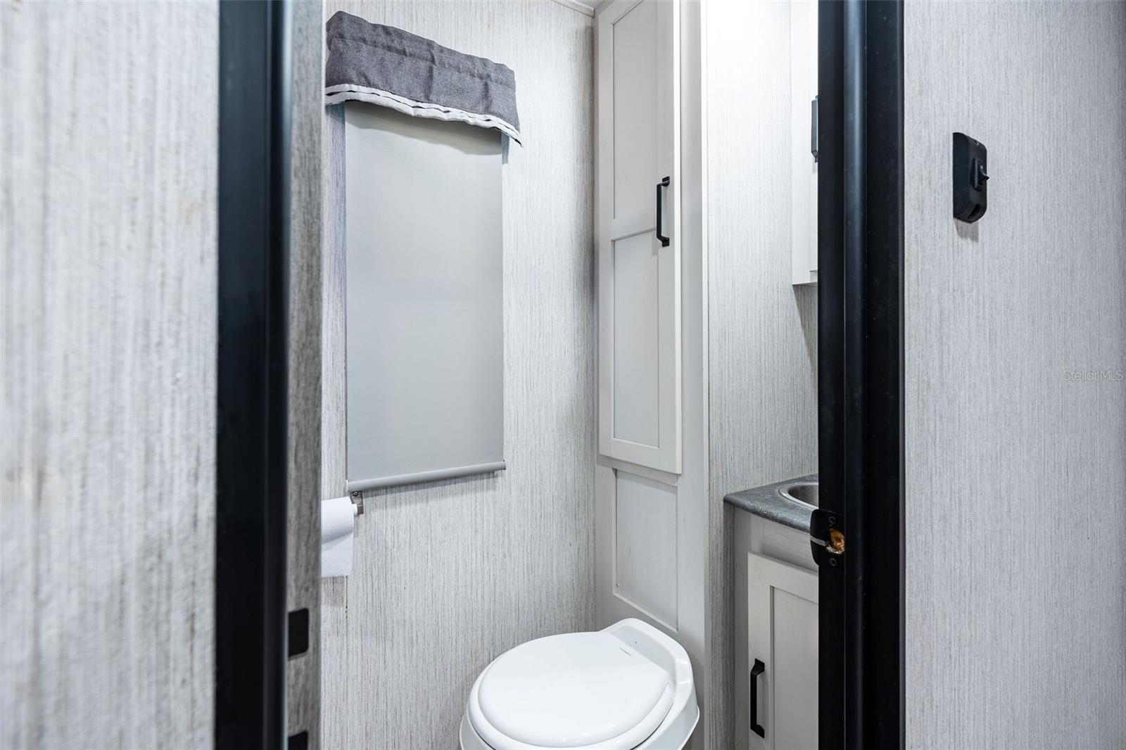 GUANIQUILLA WARD - Residential