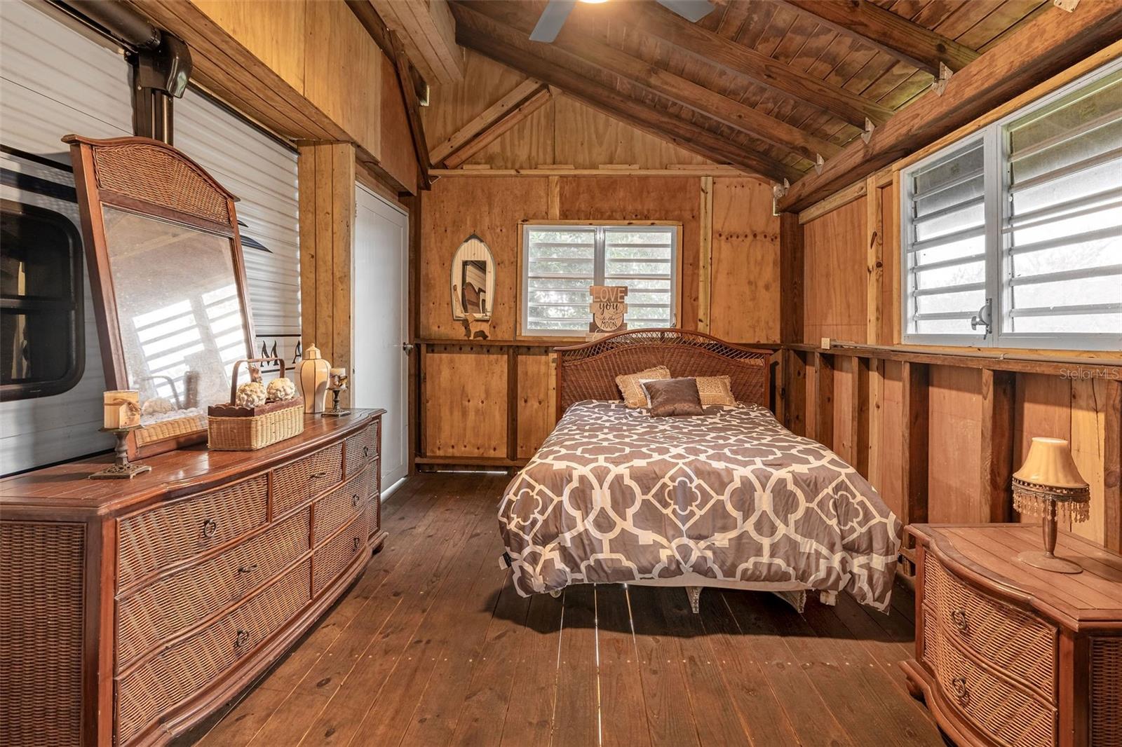 GUANIQUILLA WARD - Residential