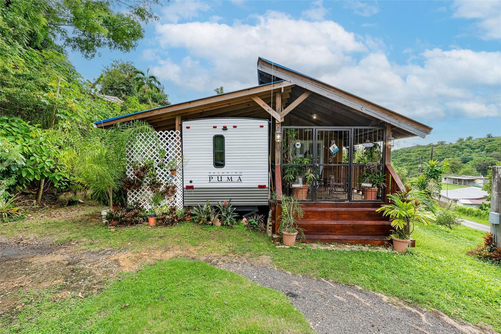 GUANIQUILLA WARD - Residential