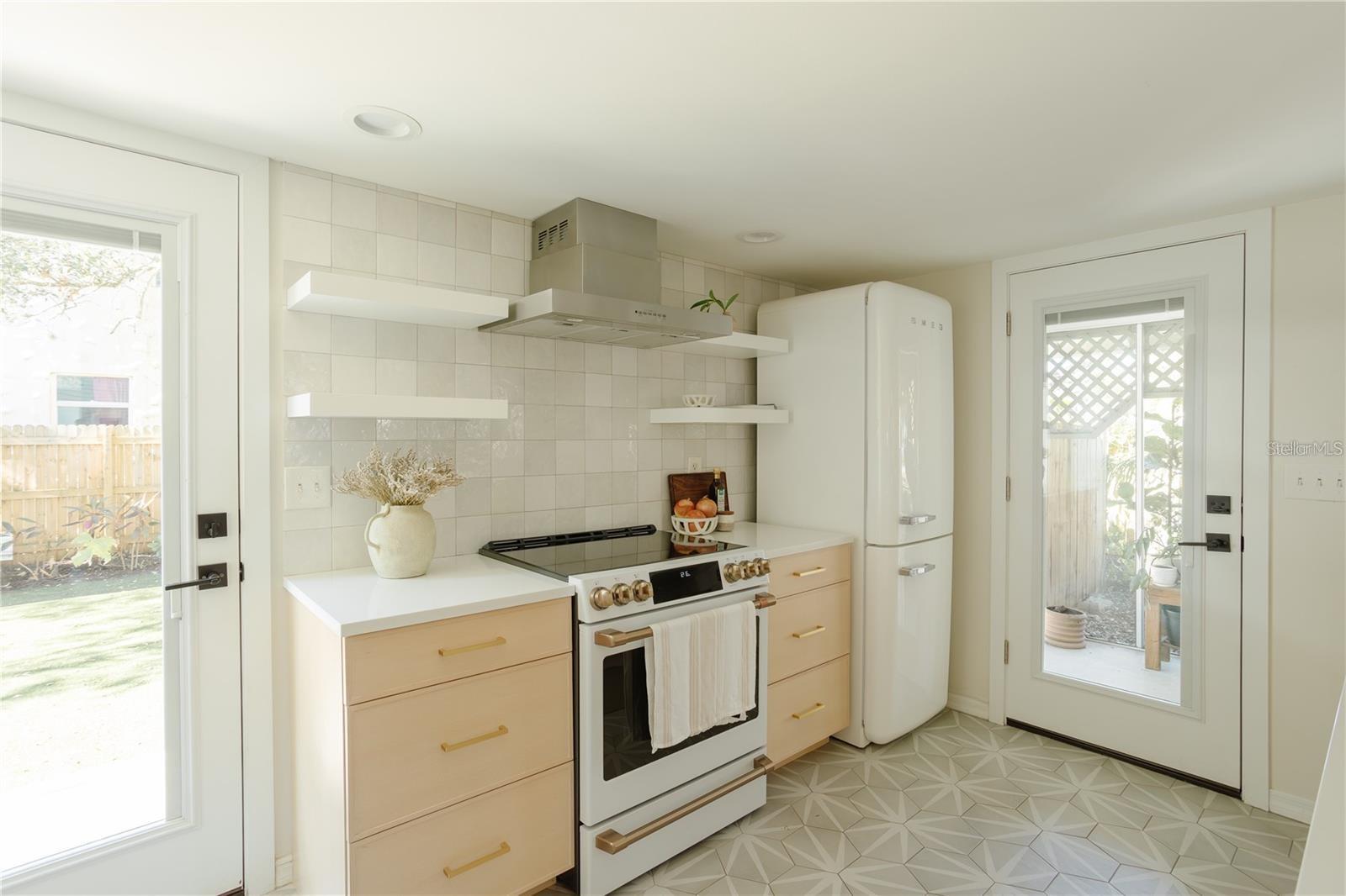 SARASOTA BAY PARK - Residential