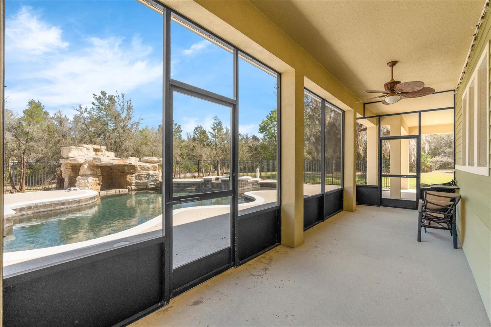 CAMBRIDGE VILLAS - Residential