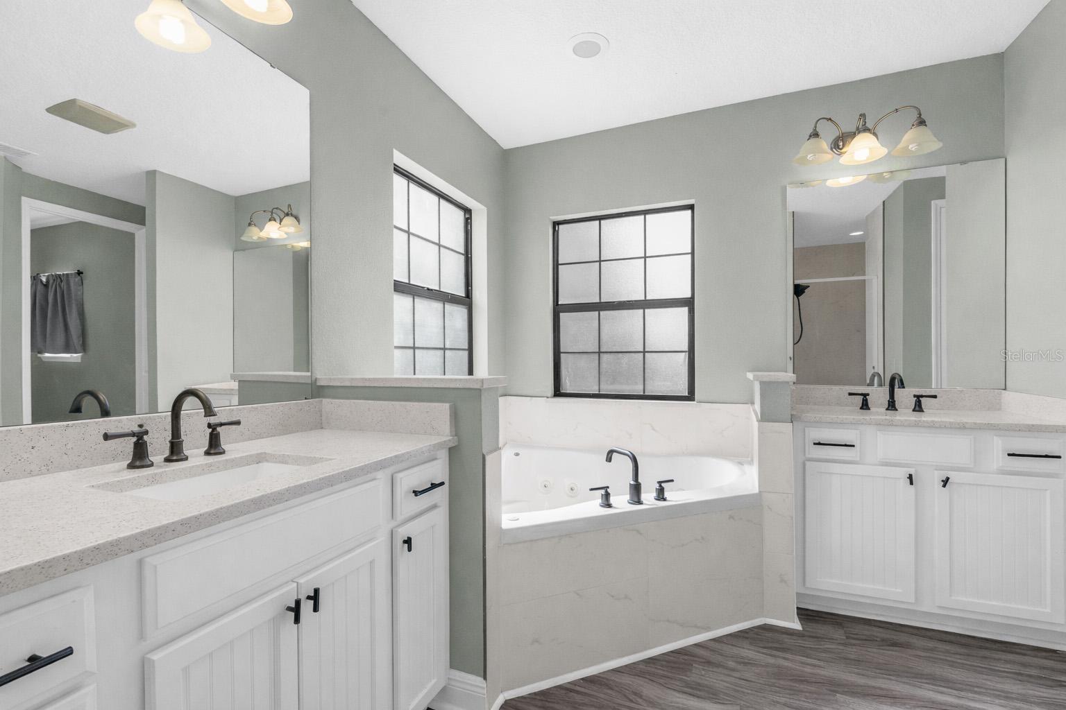 CAMBRIDGE VILLAS - Residential