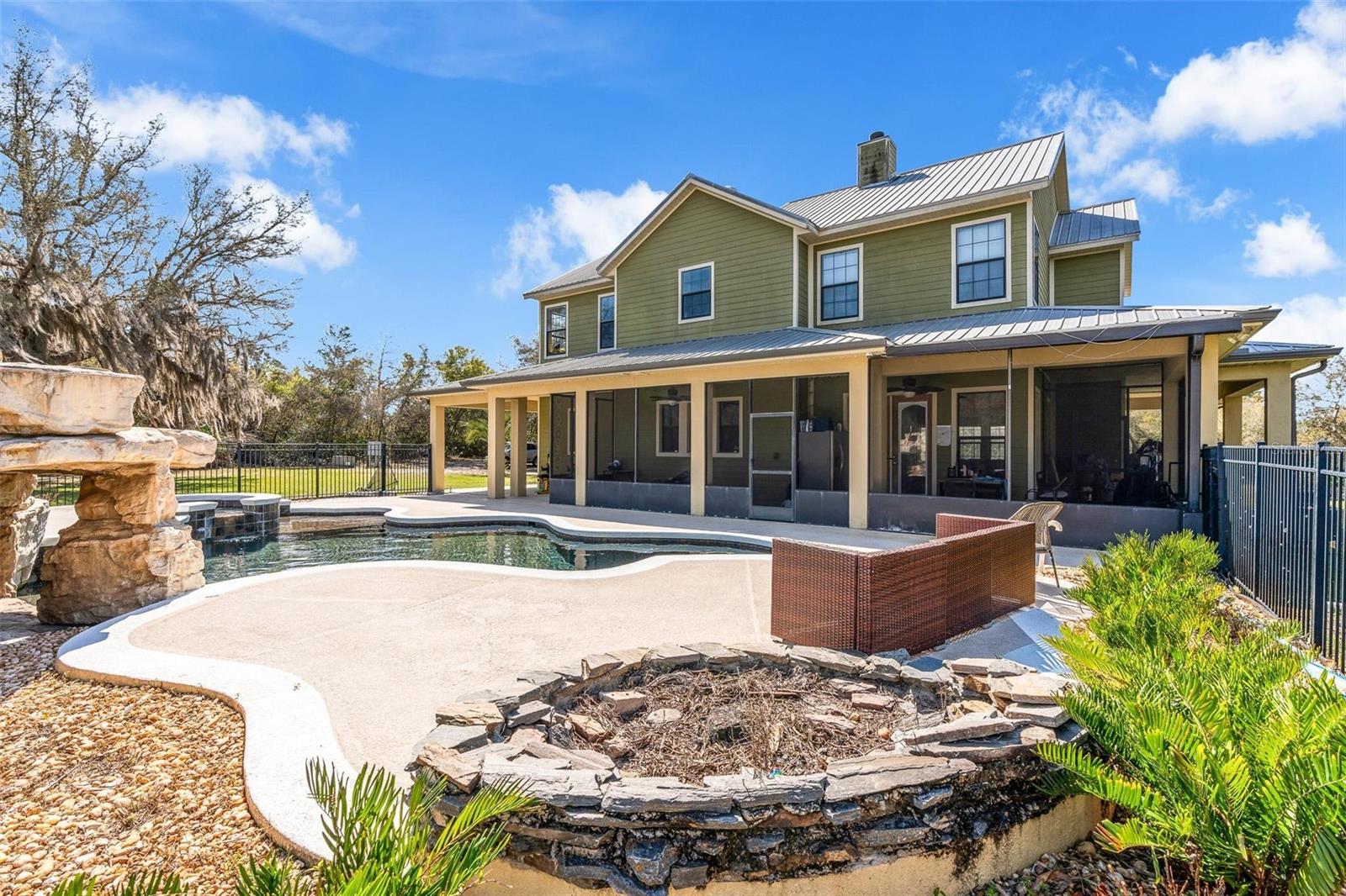 CAMBRIDGE VILLAS - Residential