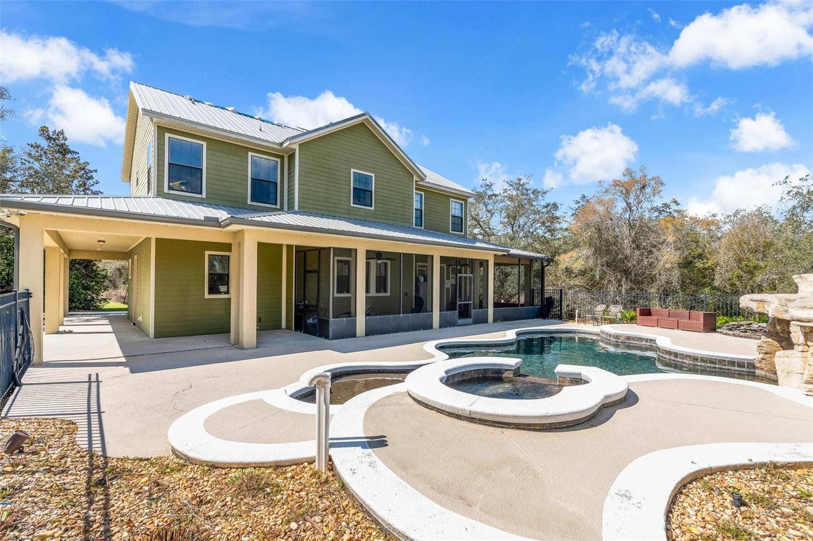 CAMBRIDGE VILLAS - Residential