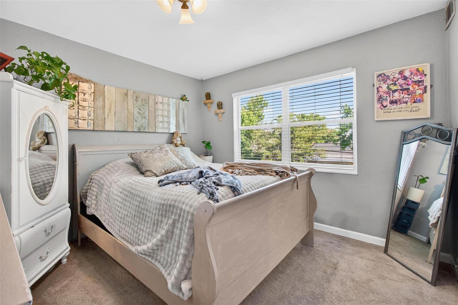 RIDGEWOOD GROVES - Residential