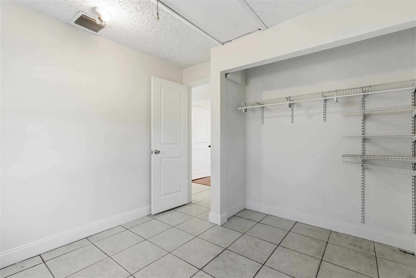 SEFFNER PARK - Residential Lease