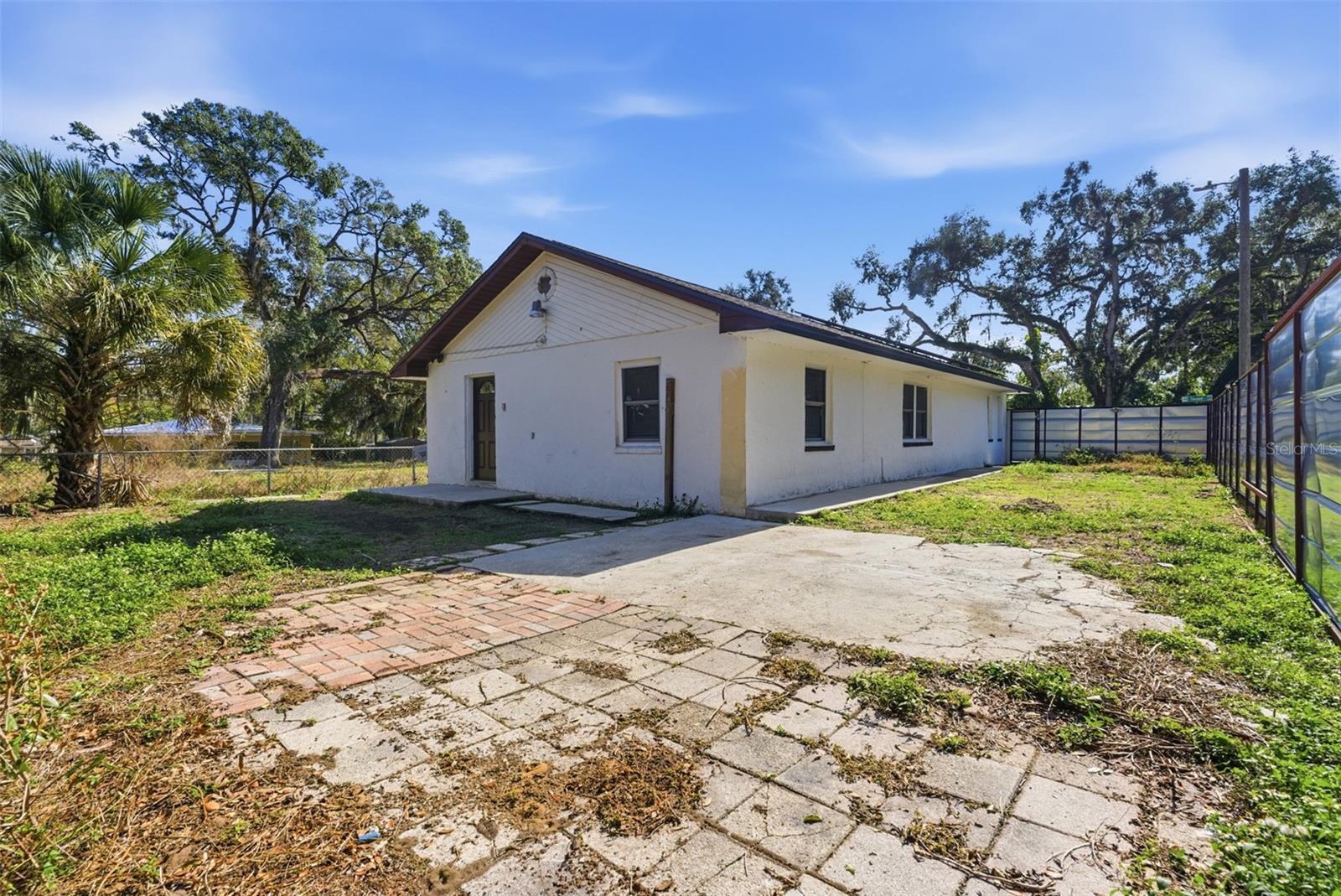 SEFFNER PARK - Residential Lease