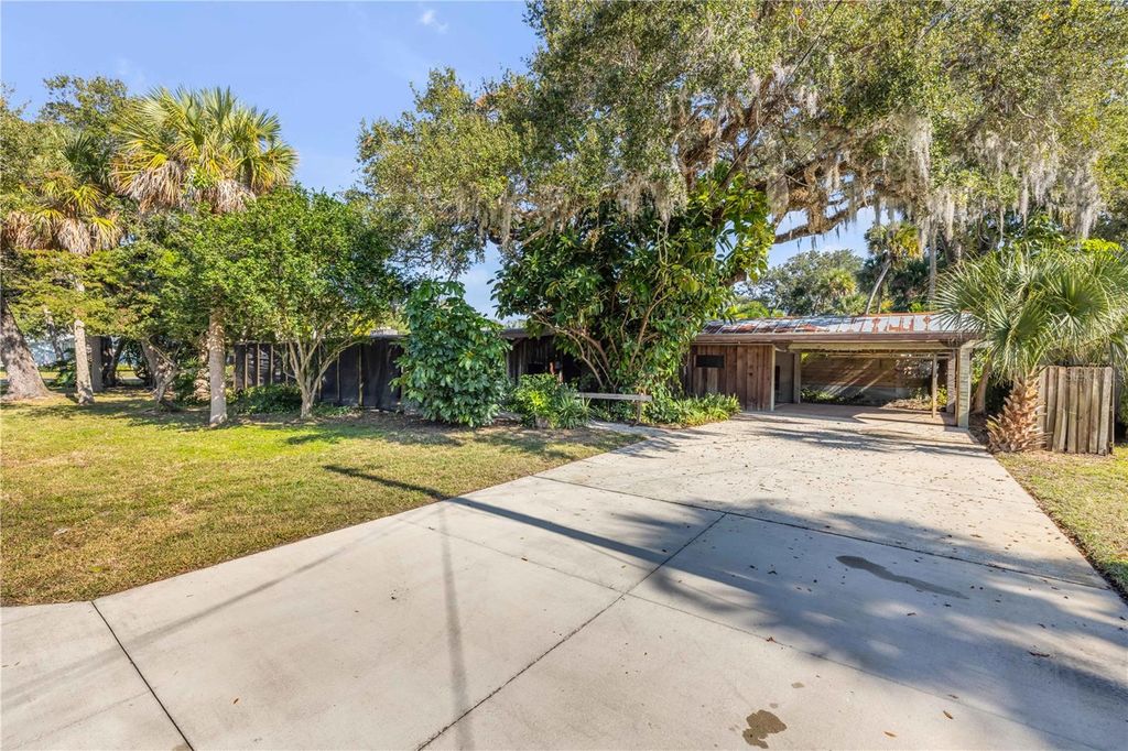 Photo of 601 S Pine Street, New Smyrna Beach, FL 32169 (MLS # NS1086488)