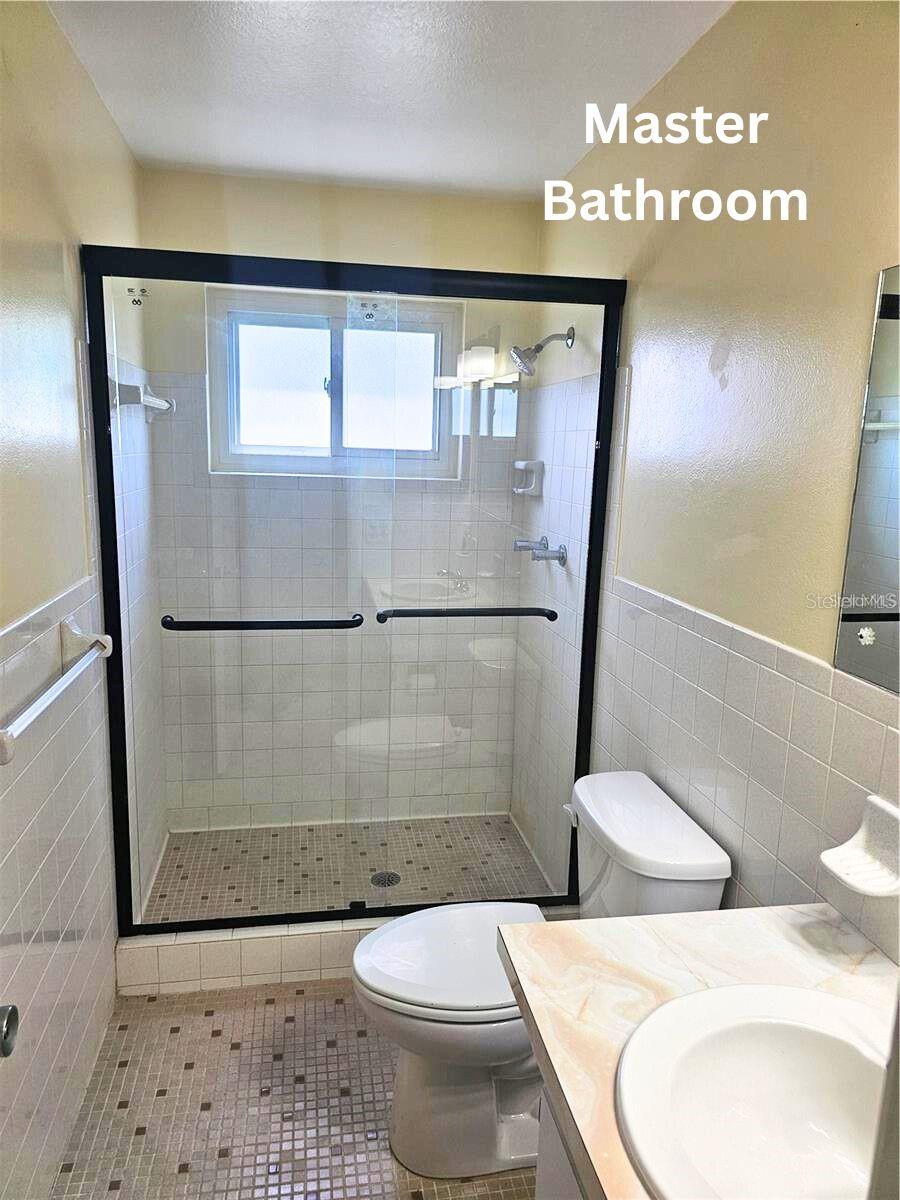 ON TOP OF THE WORLD - Residential Lease