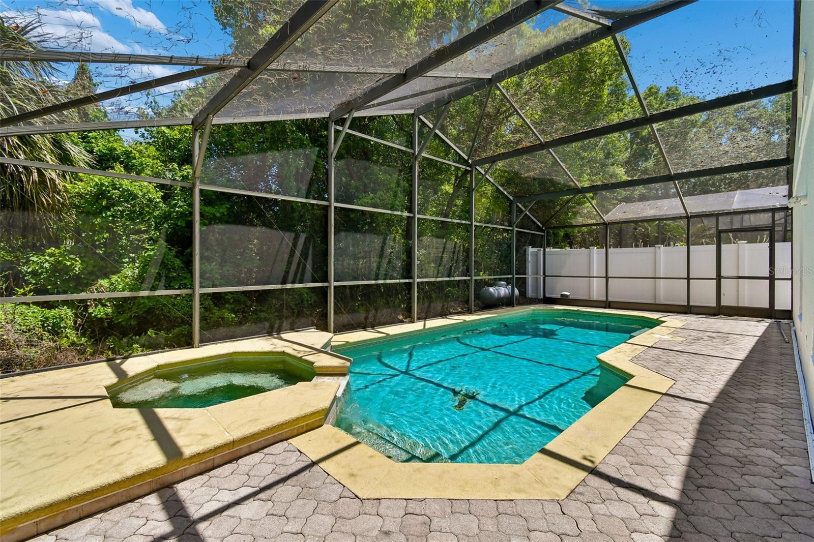 LOST LAKE ESTATES - Residential