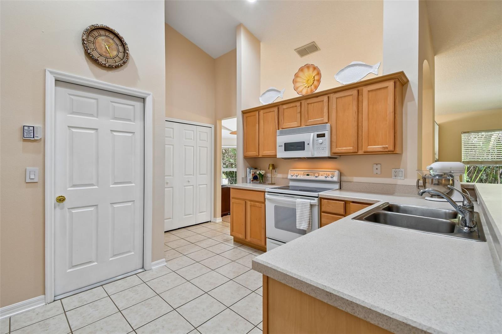 LOST LAKE ESTATES - Residential