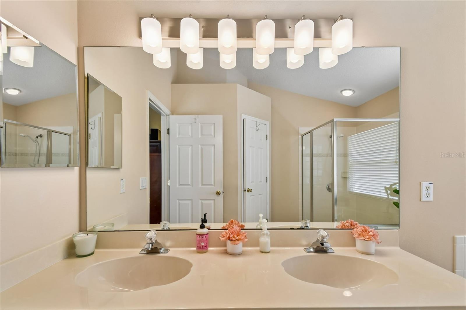 LOST LAKE ESTATES - Residential