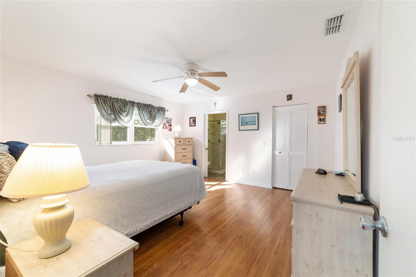 ON TOP OF THE WORLD - Residential