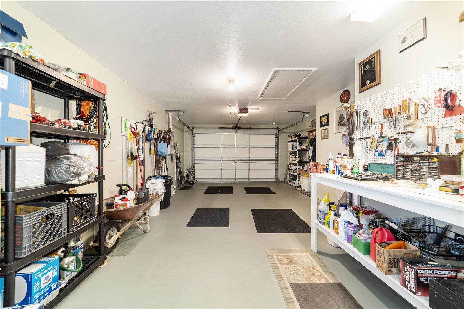 ON TOP OF THE WORLD - Residential