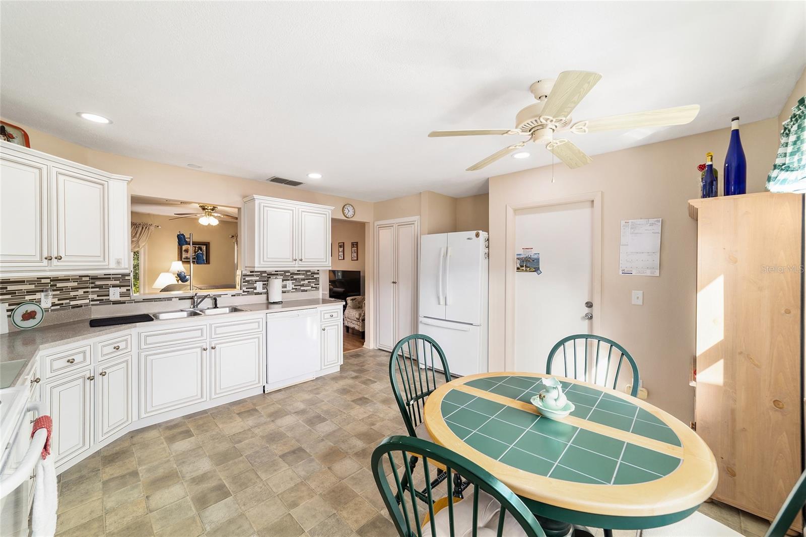 ON TOP OF THE WORLD - Residential