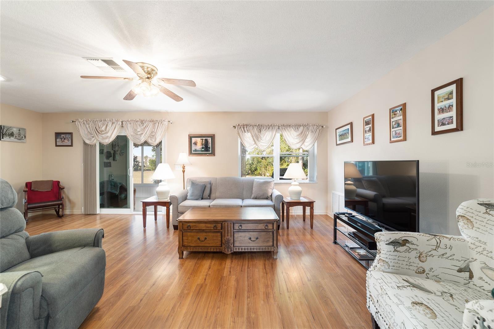 ON TOP OF THE WORLD - Residential