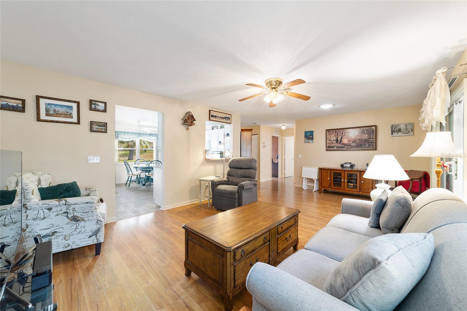 ON TOP OF THE WORLD - Residential