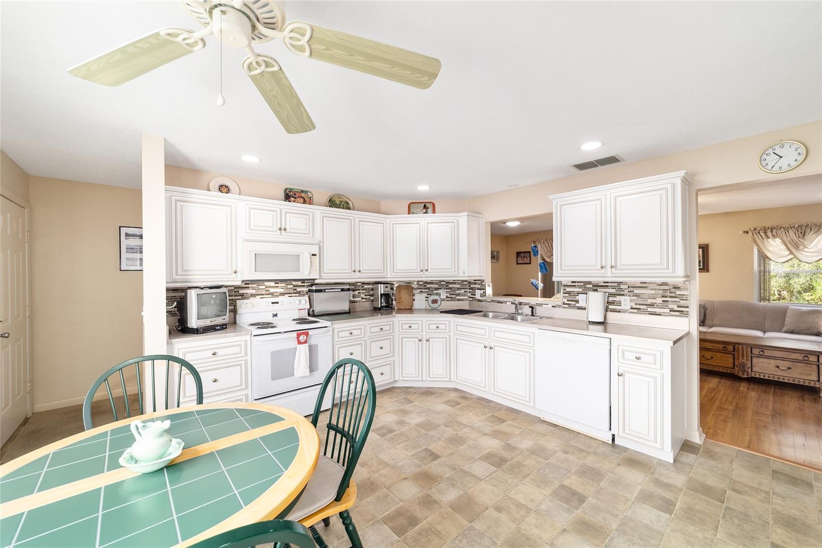 ON TOP OF THE WORLD - Residential