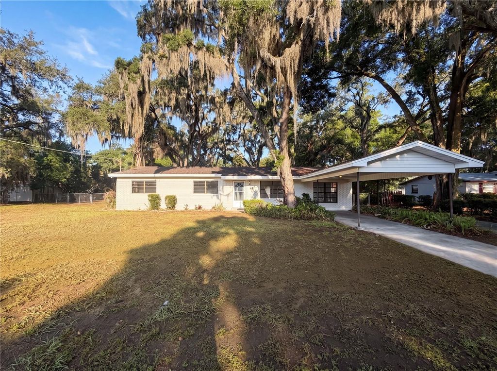 Photo of 103 S Kingsway Road, Seffner, FL 33584 (MLS # O6410955)