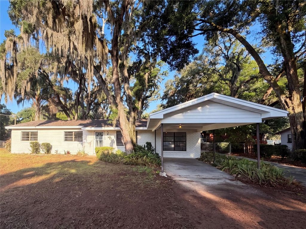 Photo of 103 S Kingsway Road, Seffner, FL 33584 (MLS # O6410955)